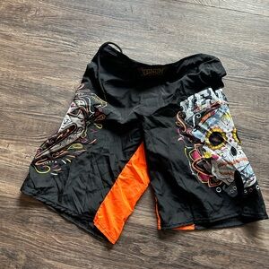 Venum Black and Orange Graphic Shorts Medium MMA BJJ Kick Boxing Muay Thai